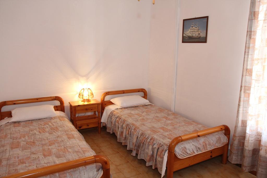 Circe Pansion Lixouri Quarto foto
