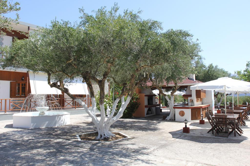 Circe Pansion Lixouri Exterior foto