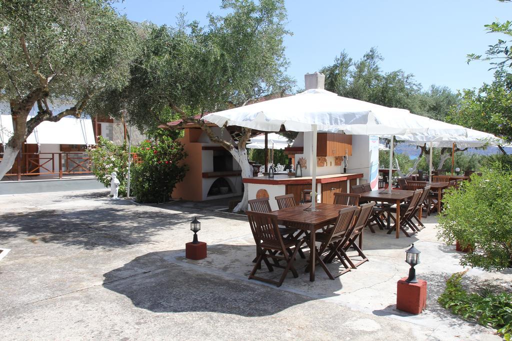 Circe Pansion Lixouri Exterior foto